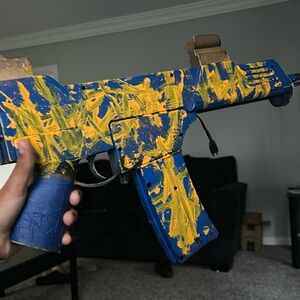 Selling SplatRball,coming with charger in battery